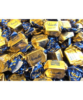 Vendita online cioccolatino Venchi Cubotto Crema di Latte a €32.00 al Kg. Shop on-line cioccolatini Cubotti Venchi Unica ripieno