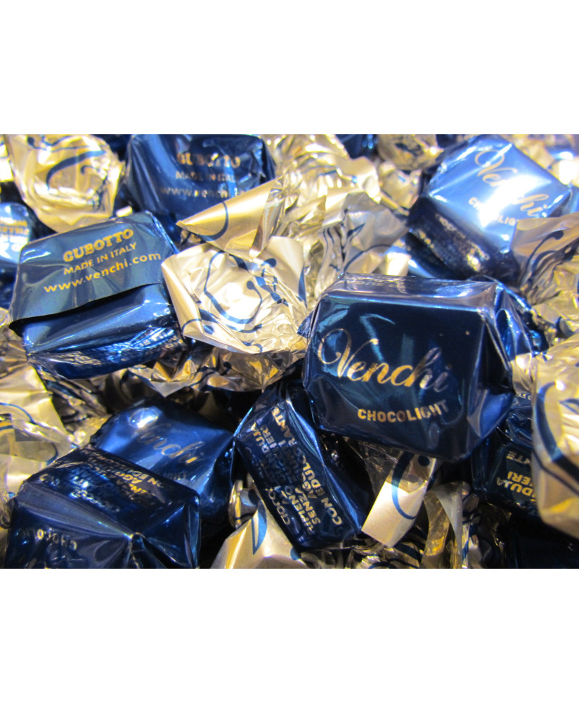 vendita online cioccolatini artigianali piemontesi SENZA ZUCCHERO con nocciola piemontese igp cubotto chocolight al latte venchi