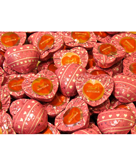 Vendita online cioccolatini Lindt a forma di cuore festa della donna di cioccolato al latte Lindt e Sprüngli a €30.00 al Kg. Sho Vendita online cioccolatini Lindt a forma di cuore festa della donna di cioccolato al latte Lindt e Sprüngli a €30.00 al Kg. Sho