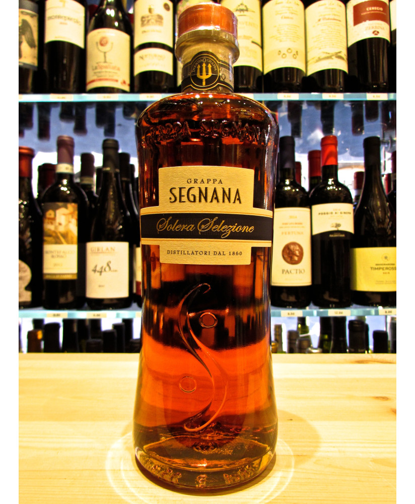 Vendita online Grappa Segnana solera selezione. Miglior prezzo on line grappe trentine. Prodotta da Lunelli.