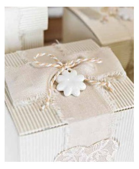 Cupido & Company - 5 Porcelain White Flowers