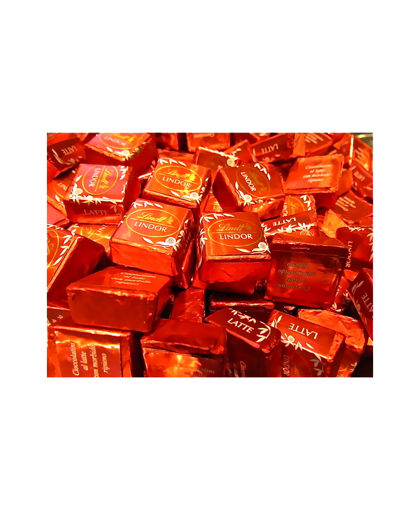 Vendita online cioccolatini Lindor Rossi quadrati al latte di Lindt e Sprüngli a €30.00 al Kg. Shop on-line cioccolatino Lindor 