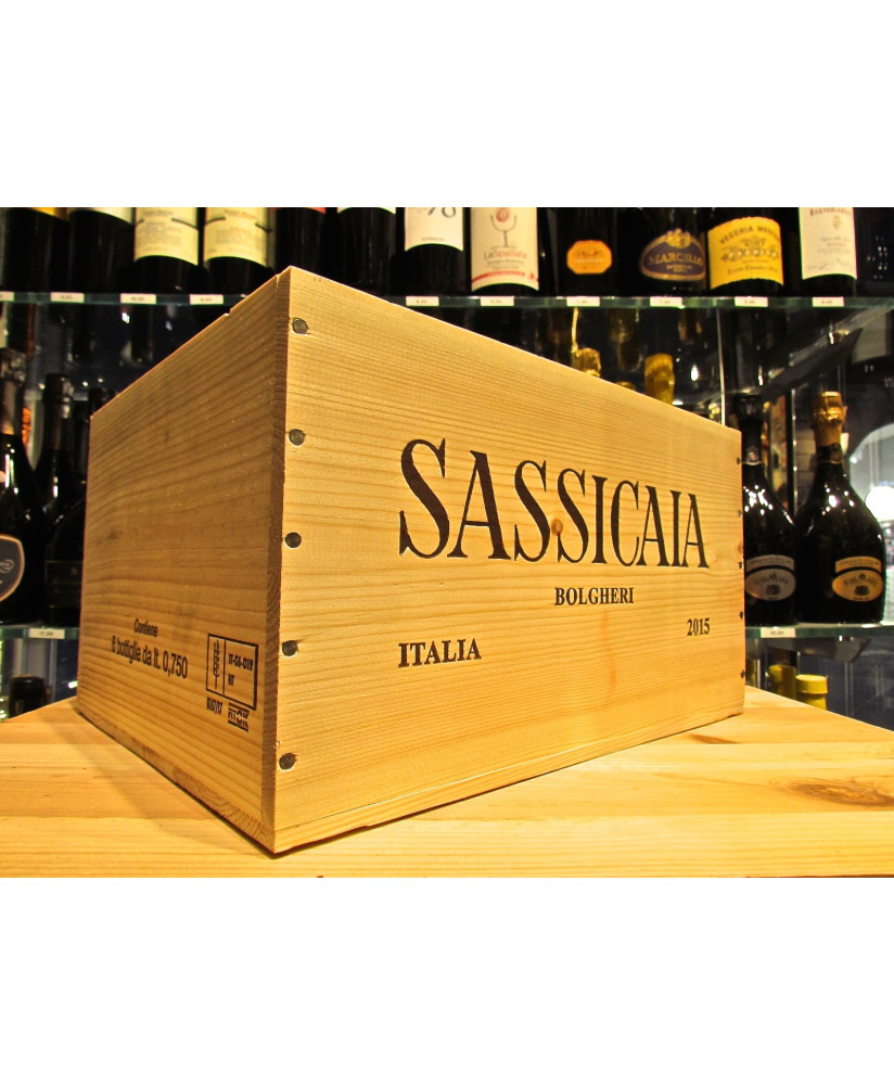 Vendita online cassette di legno per arredare. Cassettine di legno per il vino utillate come complementi d'arredo design. 