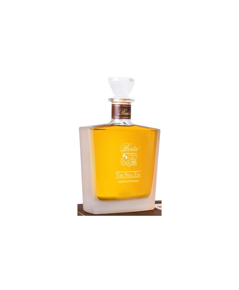 Online shop Berta Grappa, Grappa tre soli tre Grape Brandy aged 8 years nebbiolo. Made in Fraction Casalotto Mombaruzzo - 