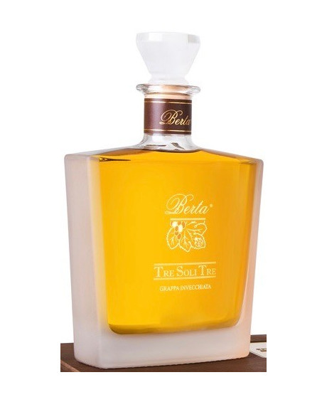 Online shop Berta Grappa, Grappa tre soli tre Grape Brandy aged 8 years nebbiolo. Made in Fraction Casalotto Mombaruzzo - 