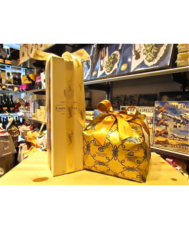 Online sales packaging Christmas 2013 with French Champagne, panettone craft from old bakery Cova (Typical Christmas Cake) in vi