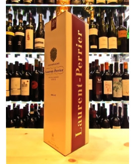 Online sales packaging Christmas 2013 with French Champagne, panettone craft from old bakery Cova (Typical Christmas Cake) in vi