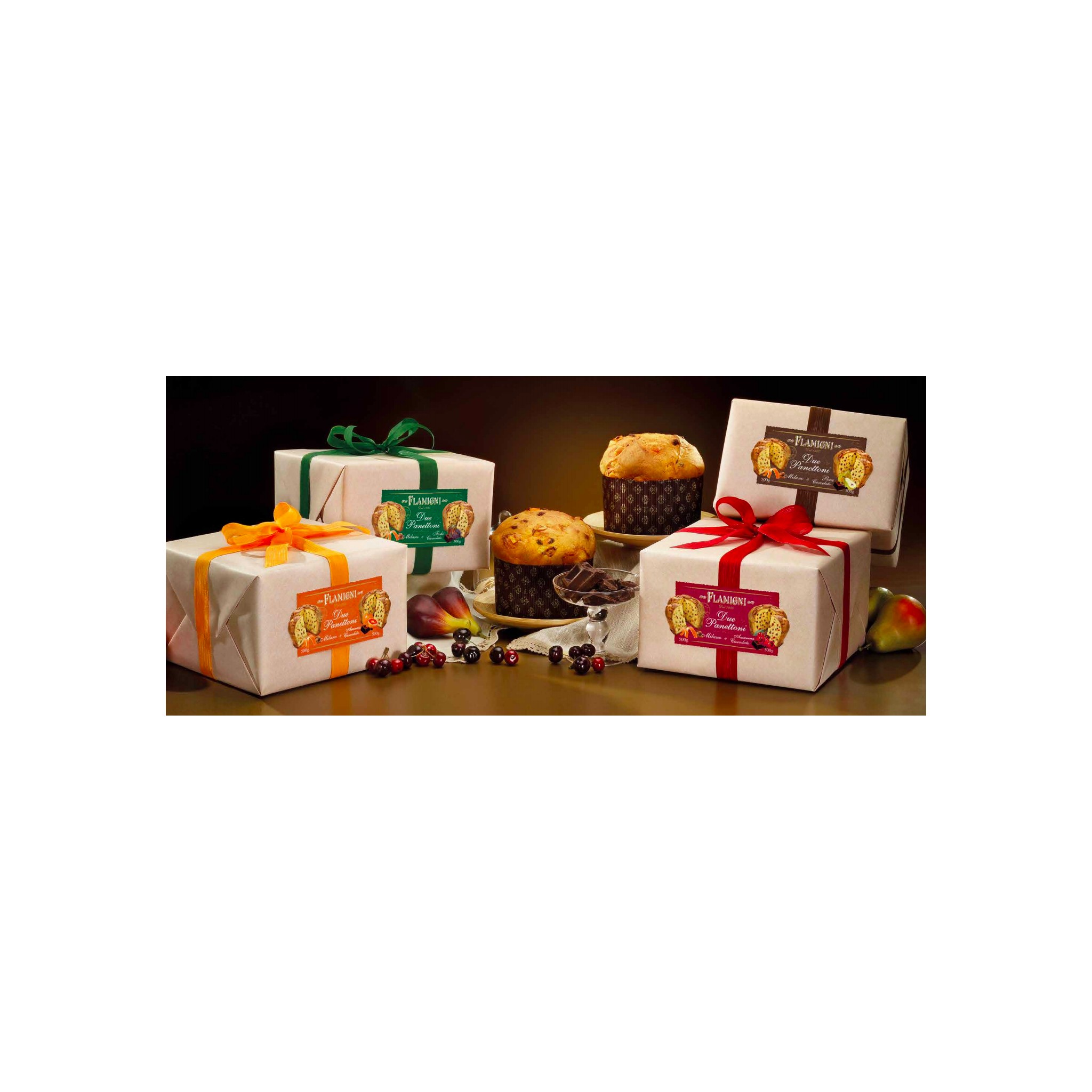 Assortment of 2 Mini Panettone Cakes + Pandoro in Gift Box