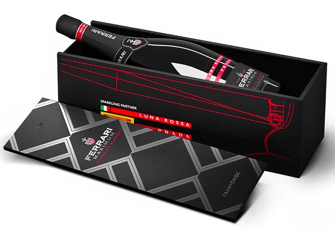 Ferrari magnum Limited Edition Luna Rossa Prada Pirelli corso101