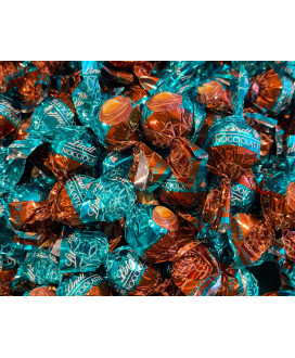 Lindt Chocolate Lindor Milk and Nut whole - shop online at best price Lindt Lindor milk Chocolate. 