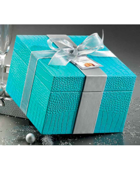 Vendita online panettone Flamigni classico Milano incartato a mano. Shop on-line panettoni artigianali, dolce da forno lievitato Vendita online panettone Flamigni classico Milano incartato a mano. Shop on-line panettoni artigianali, dolce da forno lievitato