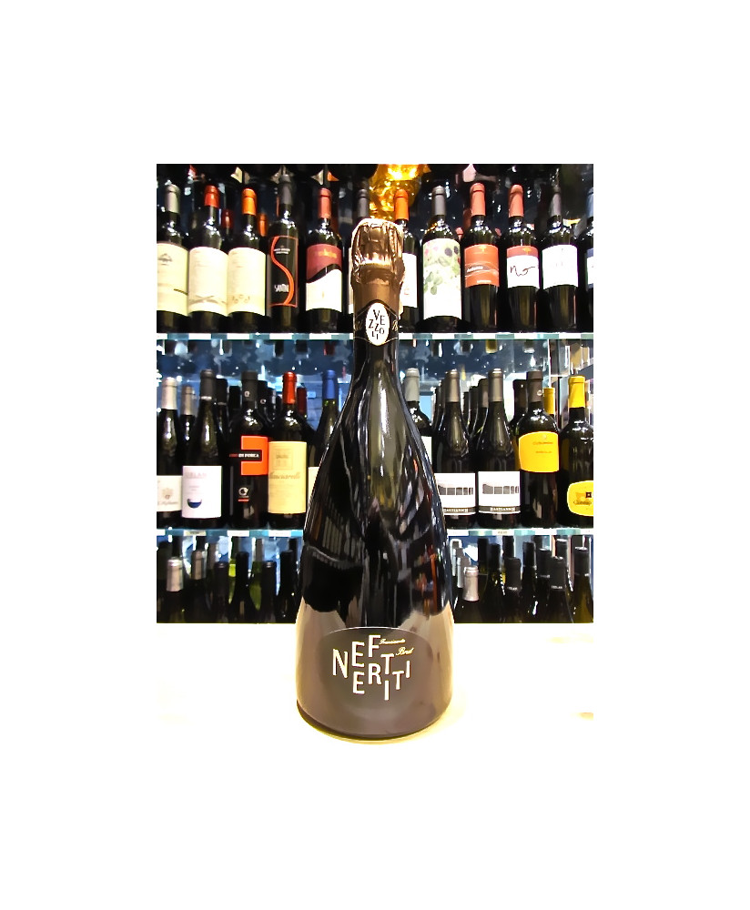 Vendita online Franciacorta Vezzoli Vini Brut Nefertiti s.a. (senza annata), è un blend di sboccature dal 2010 al 2011. Vino bia