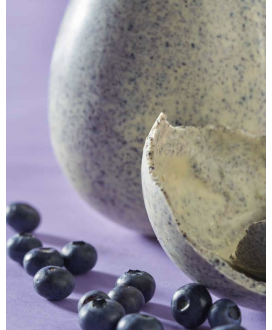 Vendita online uova di Pasqua Majani di cioccolato bianco con amarene. Shop on line Uovo di Pasqua con amarene
