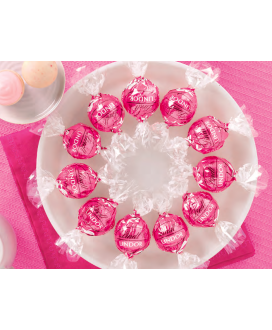 Lindt Chocolate Lindor strawberry - shop online at best price Lindt Lindor milk Chocolate.