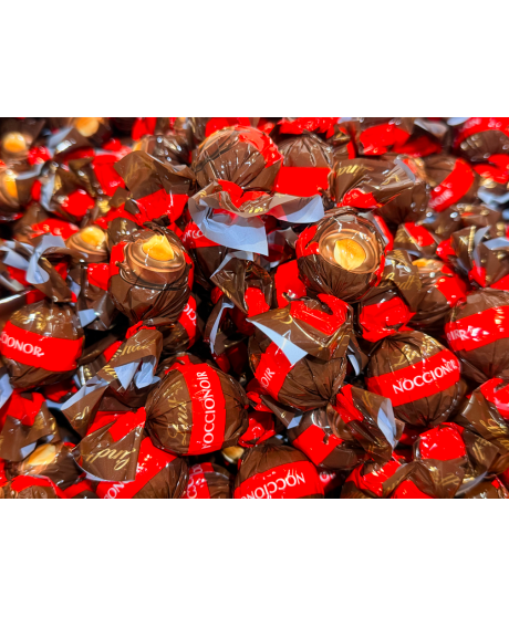 Vendita online cioccolatini Lindor Noccionoir, fondente con nocciola intera. Lindt & Sprüngli a €32,00 al Kg. Shop on-line ciocc Vendita online cioccolatini Lindor Noccionoir, fondente con nocciola intera. Lindt & Sprüngli a €32,00 al Kg. Shop on-line ciocc