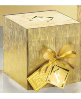 Online sales Flamigni classic panettone Milano hand-wrapped. Shop online homemade panettone, naturally leavened baked cake with