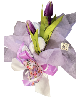 Buy online Flower Bouquet with Italian Chocolate Eggs. Online sales Italian Style gift for Easter. Shop on line italian chocolat